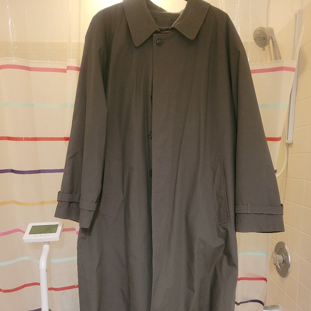Adolfo men rain coat with zipper removable lining.